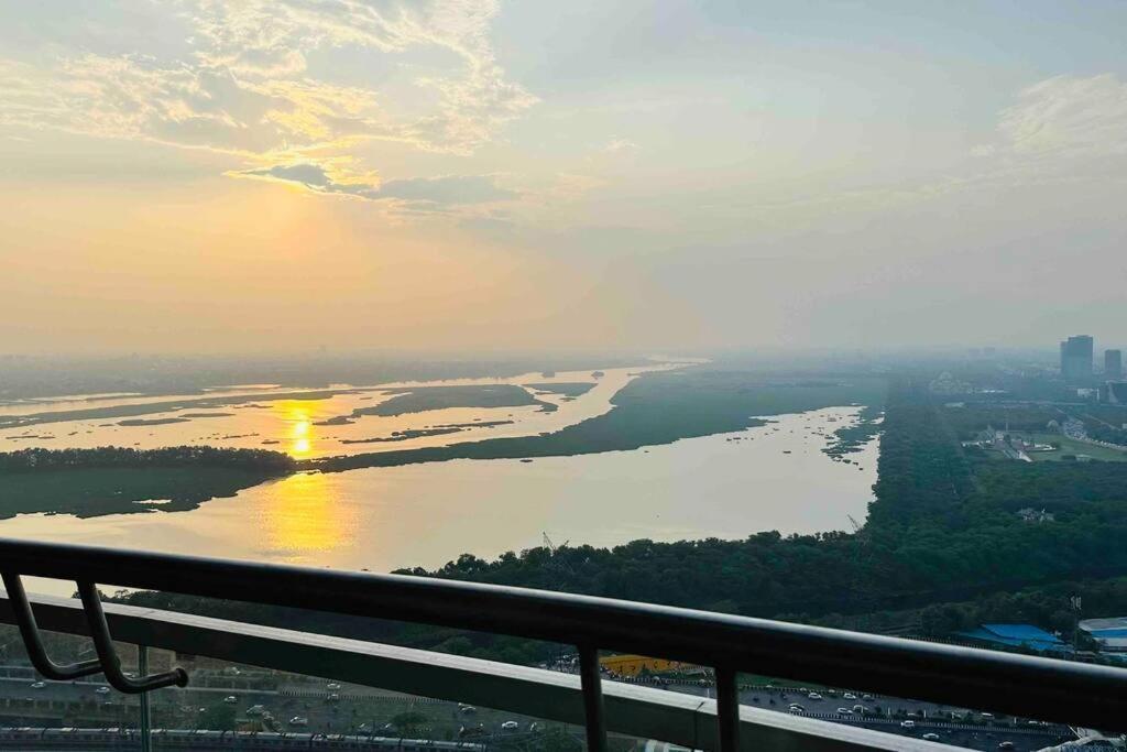 Cloud Stay@41St Floor Noida Exterior photo